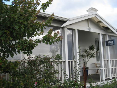 Three Chimneys Bed And Breakfast Boutique Guest House - Accommodation Bookings 0