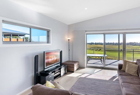 Time Away - 50 Turnberry Drive - Accommodation Bookings 1