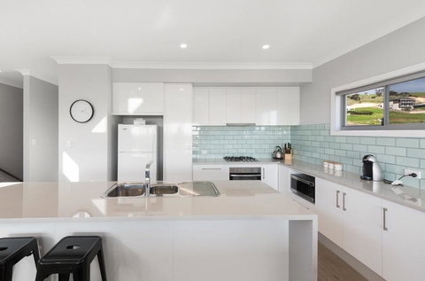 Time Away - 50 Turnberry Drive - Accommodation Bookings 2