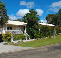 Tinaroo Sunset Retreat - Accommodation Bookings