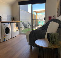 Tiny Tom - Hidden beside the river Mersey - Accommodation Bookings