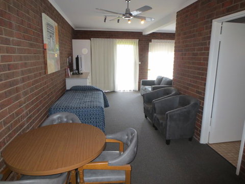Tocumwal Golf Resort - Accommodation Bookings 1