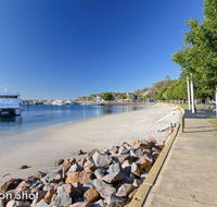 Tomaree Townhouse' 5/26-28 Tomaree Street - large air conditioned townhouse  WIFI - Accommodation Bookings