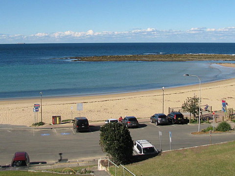 Toowoon Beach View 3br Villa 4 Just Steps To Beach With Views - Accommodation Bookings 0