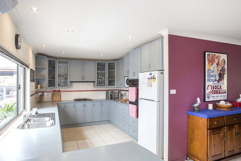 Torquay Drive 22 - Accommodation Bookings 3