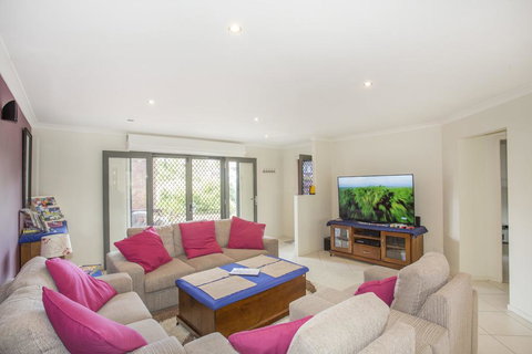 Torquay Drive 22 - Accommodation Bookings 1