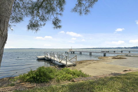 Toukley Lakefront House,Toukley - Accommodation Bookings 2