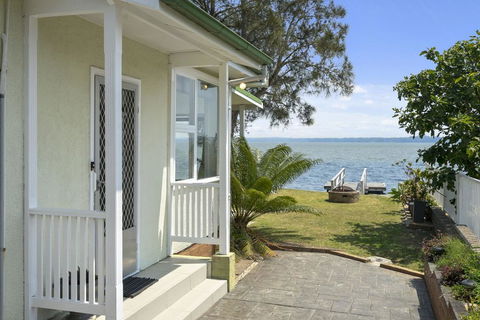 Toukley Lakefront House,Toukley - Accommodation Bookings 1