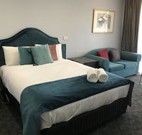 Town  Country Motor Inn