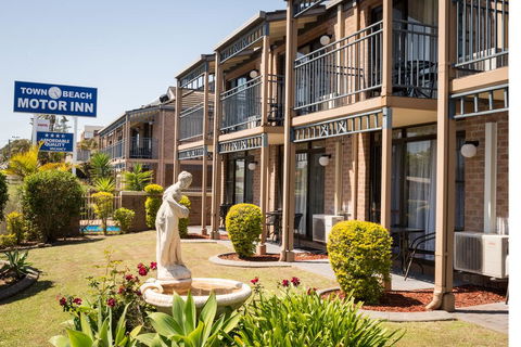 Town Beach Motor Inn Port Macquarie - Accommodation Bookings 0