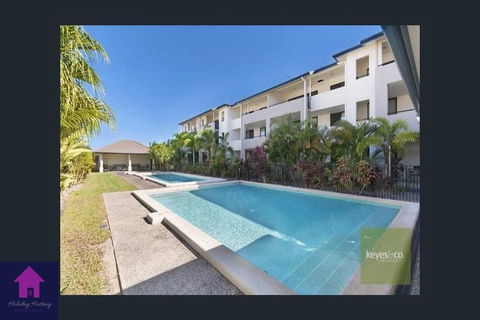 Townsville Luxury Spacious Apt 3 BR-2BTH Pools - Accommodation Bookings 3