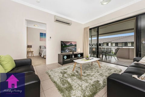 Townsville Luxury Spacious Apt 3 BR-2BTH Pools - Accommodation Bookings 1