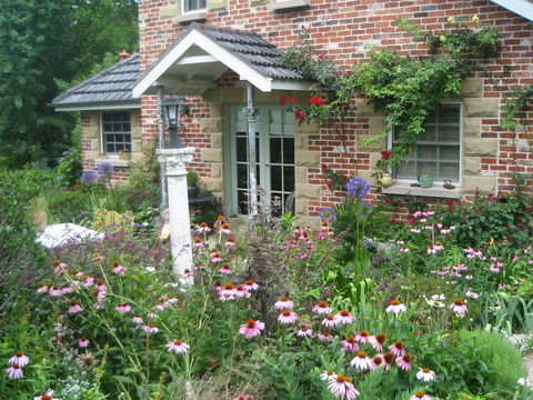 Trafalgar B&B - Accommodation Bookings 2