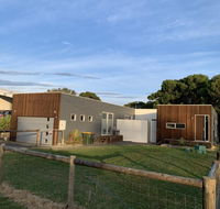 Tranquil Getaway Wifi Netflix Pet friendly - Accommodation Bookings