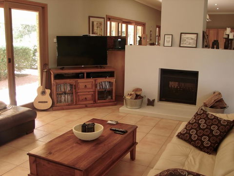 Tranquil Vistas - Accommodation Bookings 3