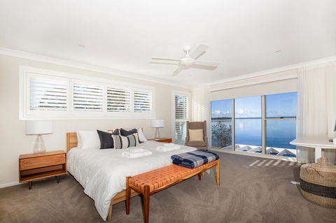 Tranquility Absolute Waterfront - Pet Friendly - 10 Mins To Hyams Beach - Accommodation Bookings 3