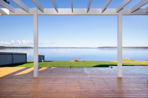 Tranquility Absolute Waterfront - Pet Friendly - 10 Mins To Hyams Beach - Accommodation Bookings 0
