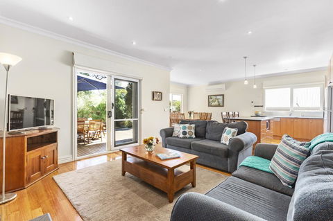 Tranquility In Cowes - Pets, Fireplace, WiFi, Linen, 350m Beach, 4 Bdrms - Accommodation Bookings 0