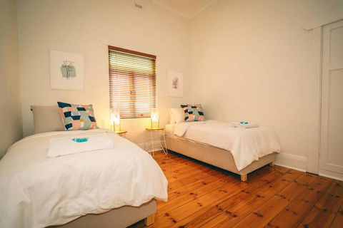 Treasure On Bagot-Free Wifi/Netflix-Close To CBD - Accommodation Bookings 2
