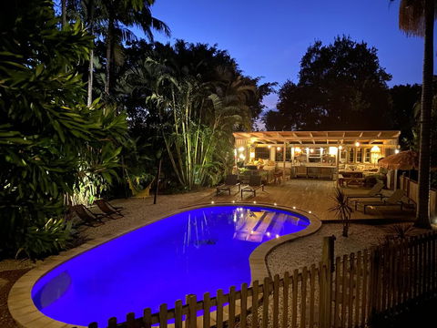 Treehouse On Plantation - Accommodation Bookings 1