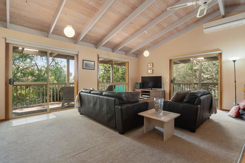 Treeside Retreat - Accommodation Bookings 1