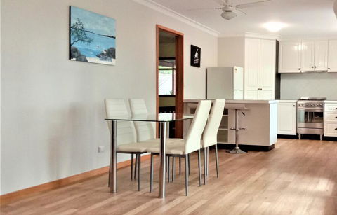 Treetops Hideaway - Accommodation Bookings 2