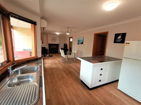 Treetops Hideaway - Accommodation Bookings 3