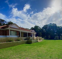 Treetops Holiday Retreat