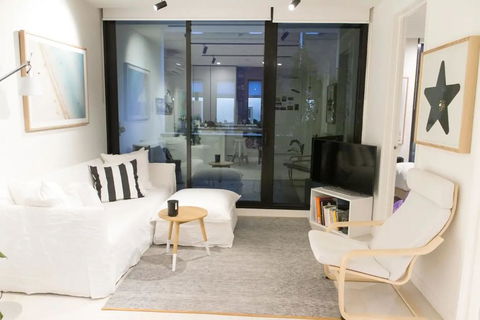Trendy 1 Bedroom Apartment In The Heart Of Collingwood - Accommodation Bookings 0