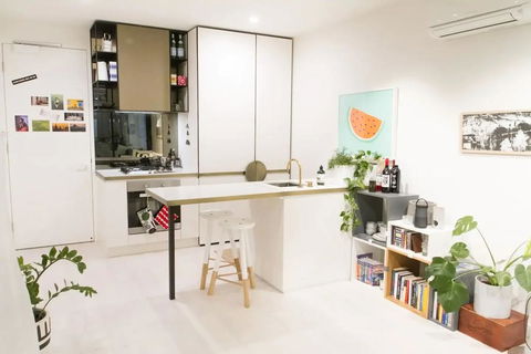 Trendy 1 Bedroom Apartment In The Heart Of Collingwood - Accommodation Bookings 1