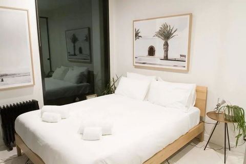 Trendy 1 Bedroom Apartment In The Heart Of Collingwood - Accommodation Bookings 2