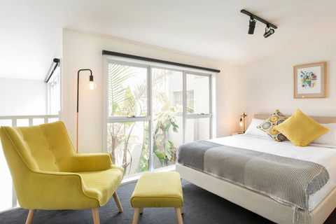 Trendy Loft Near Smith St. With Cosy Courtyard And Parking - Accommodation Bookings 2