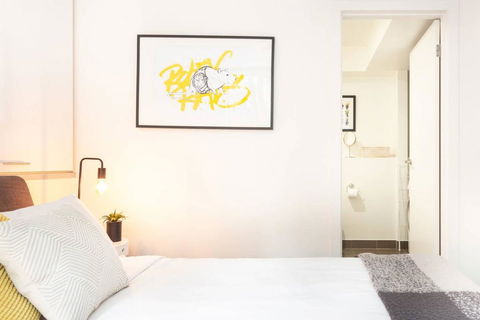 Trendy Loft Near Smith St. With Cosy Courtyard And Parking - Accommodation Bookings 1