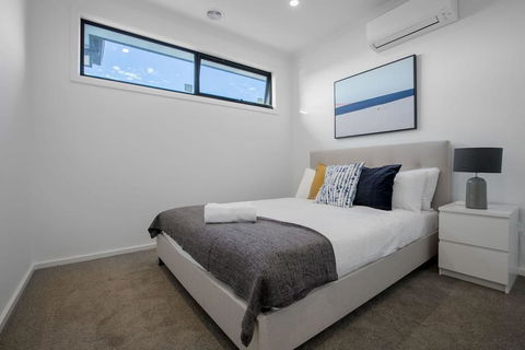 Trendy Sweet Home 4Beds@Blackburn South - Accommodation Bookings 3