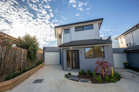 Trendy Sweet Home 4Beds@Blackburn South - Accommodation Bookings 0