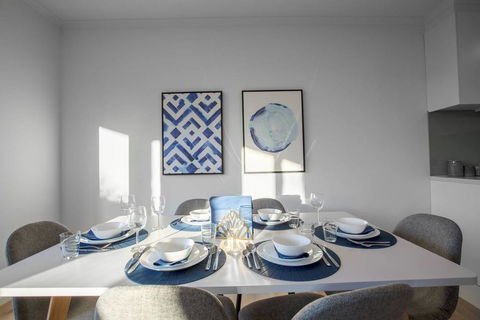 Trendy Sweet Home 4Beds@Blackburn South - Accommodation Bookings 1