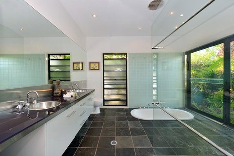 Trinity Beach Hideaway - Accommodation Bookings 0