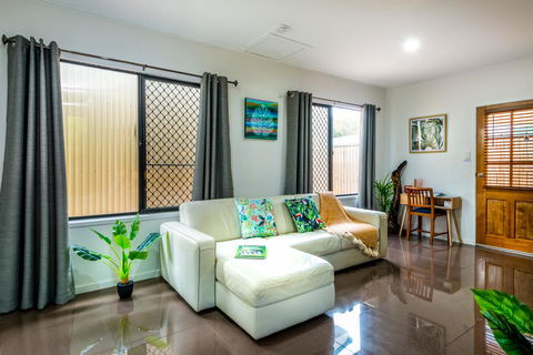 Tropic Studio, A Unique Hidden Gem! - Accommodation Bookings 2