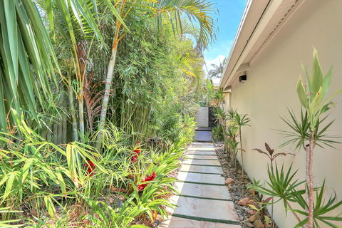 Tropical Oasis - Accommodation Bookings 2