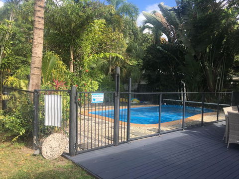 Tropical Private Open Space At Trinity - Accommodation Bookings 2