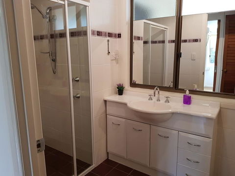 Tropical Coast Retreat - Pet Friendly - Accommodation Bookings 2