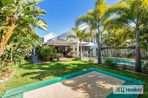 Tropical Oasis - Accommodation Bookings 1