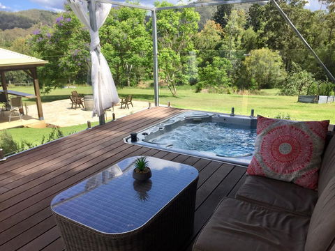 Tuckers Retreat - Accommodation Bookings 2