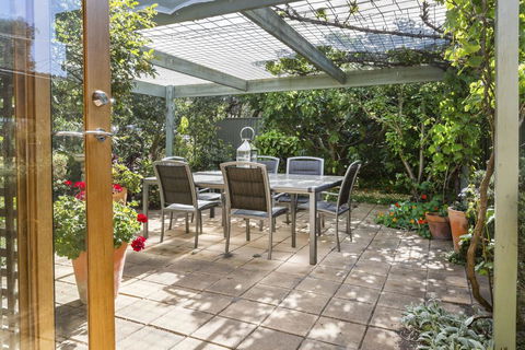 TUSCAN OASIS - RYE - Accommodation Bookings 2