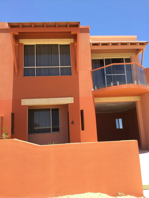 Tuscany Townhouse 3-4 - Accommodation Bookings 0