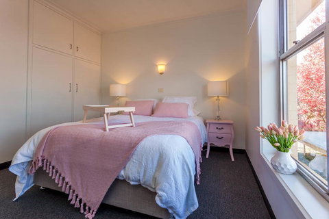 Twelve Errard - Accommodation Bookings 1