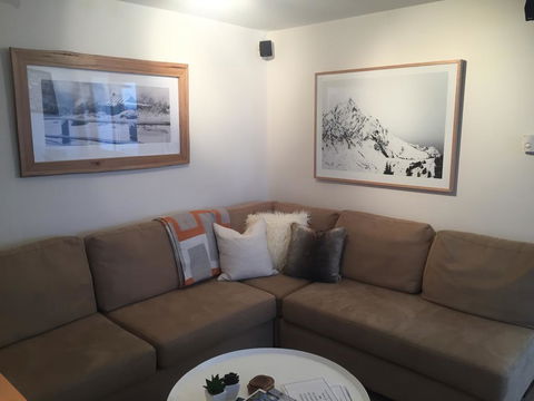 Twin Towers 504 B - Accommodation Bookings 3