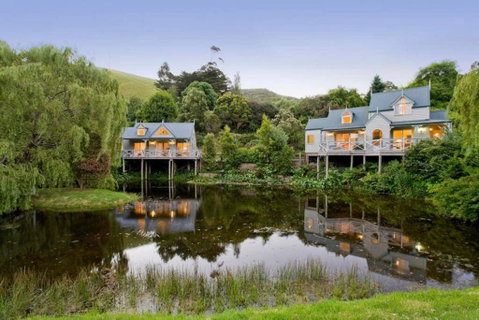TWISTED WILLOW - Spa, Fireplace, Couples Retreat - Accommodation Bookings 0
