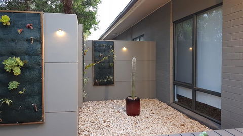 Two Bedroom Garden Apartment - Accommodation Bookings 3