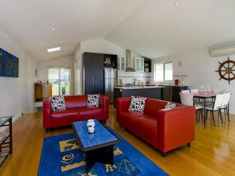 Two Views - Accommodation Bookings 3